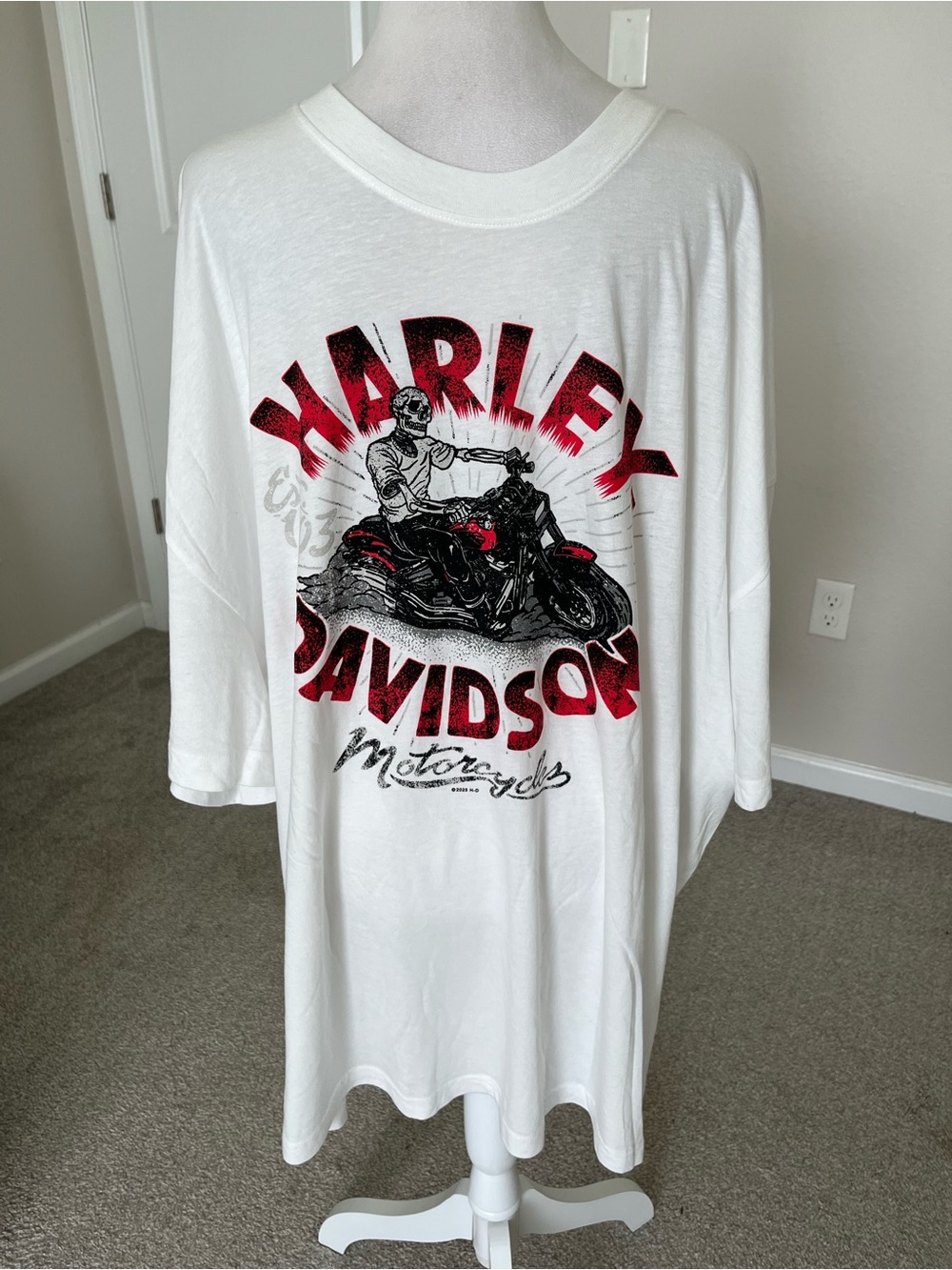 NWT Harley-Davidson White Tee with Red and Black Motorcycle Graphic Size 3X